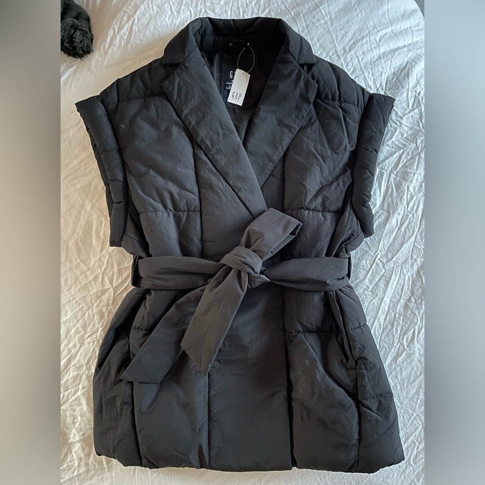 GAP-Women's Black Belted Puffer Vest-XS